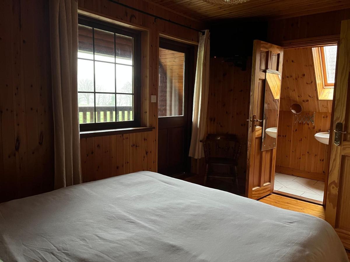 Cosy Lakeside Chalet With Option To Add Private Hot Tub Duneena Экстерьер фото